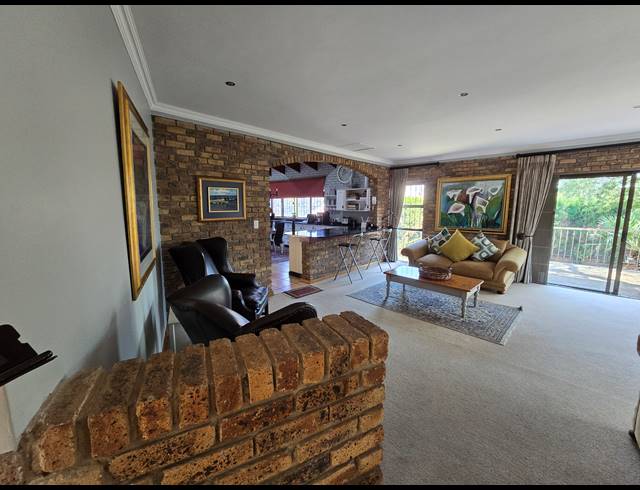 3 BEDROOM FREEHOLD FOR SALE IN GLENVISTA